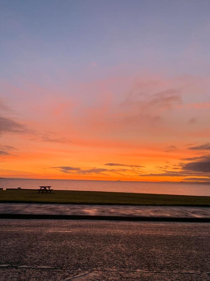 Dunclutha Guest House Leven  Buitenkant foto